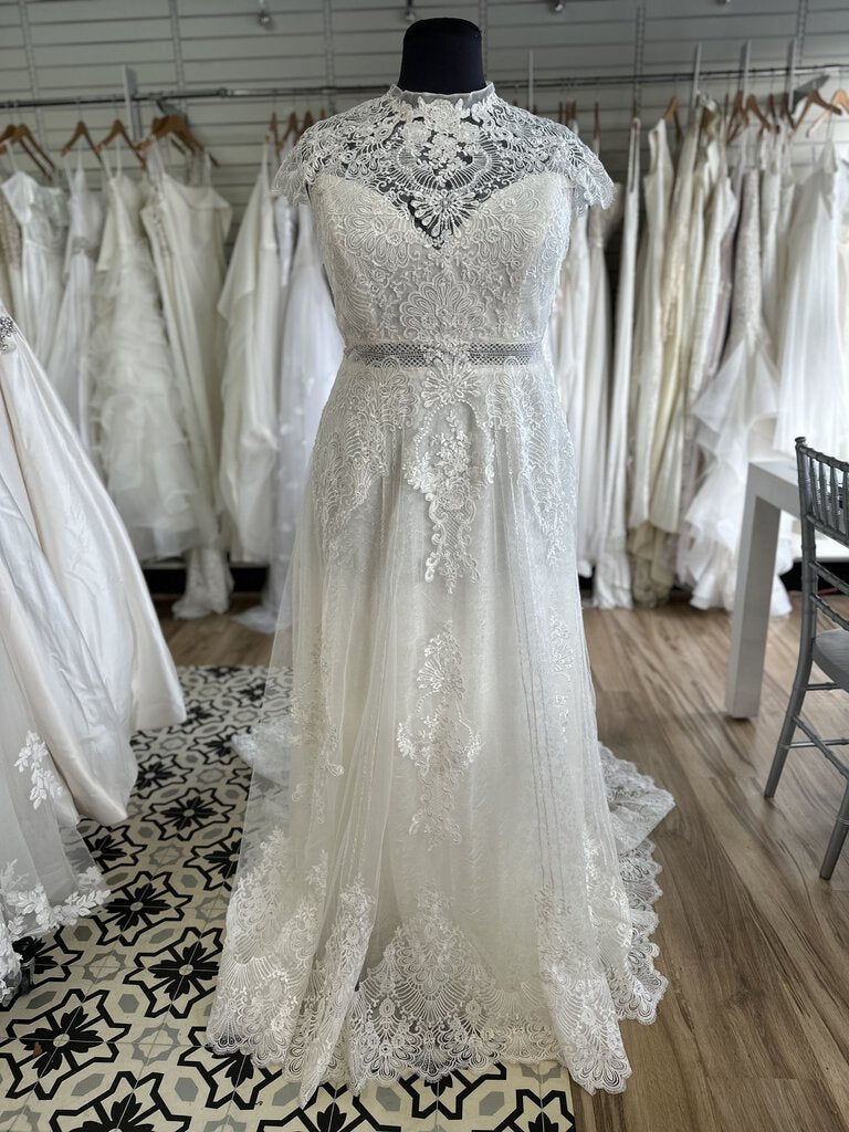 NWT Melissa Sweet Embroidered Illusion Mock Neck Wedding Dress 20W