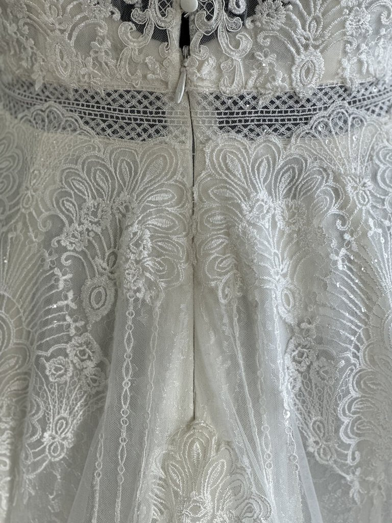 NWT Melissa Sweet Embroidered Illusion Mock Neck Wedding Dress 20W