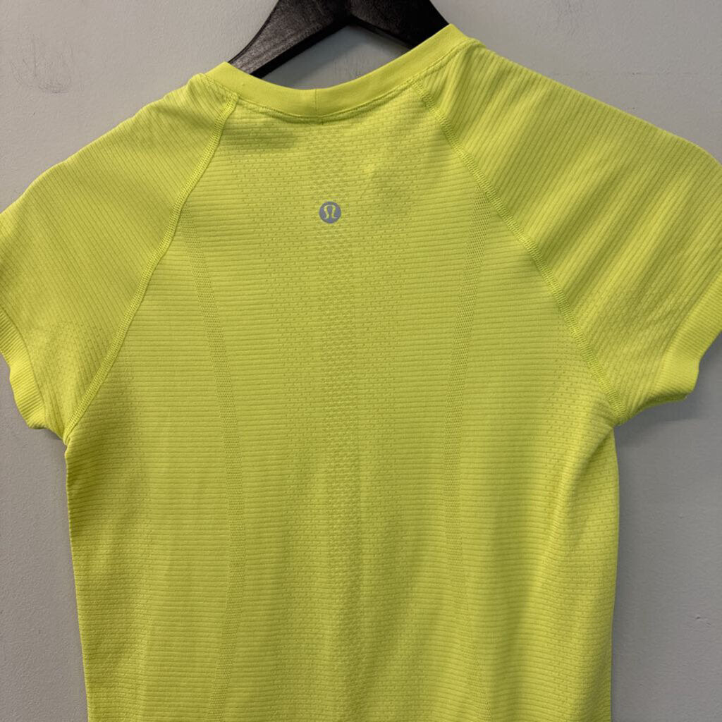 Lululemon Lime Green Short Sleeve Athletic Top Extra Small