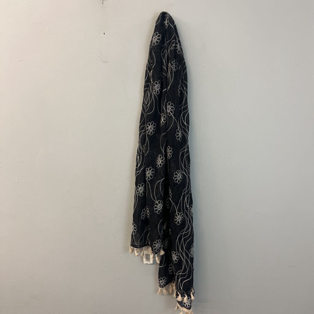 Simply Noelle Black/ Cream Flower Print Scarf