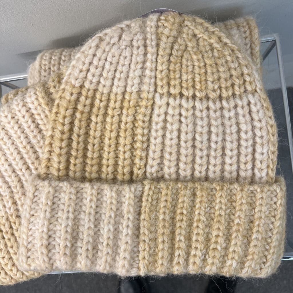 Universal Thread Cream/ Beige Chunky Knit Scarf and Beanie Set