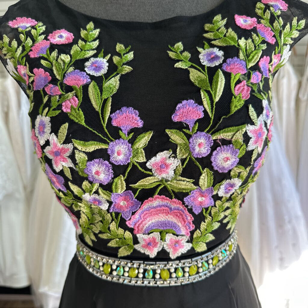 Lucci Lu Embroidered Top Two Piece 6