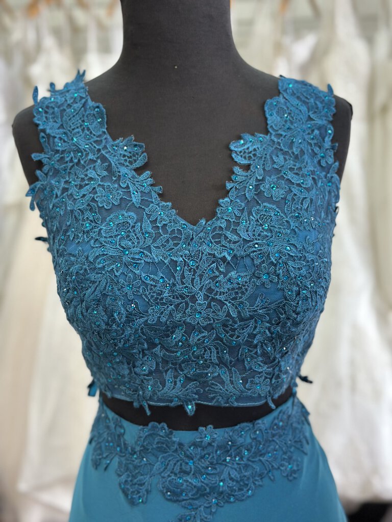 Abby Paris Lace Top Two Piece 8