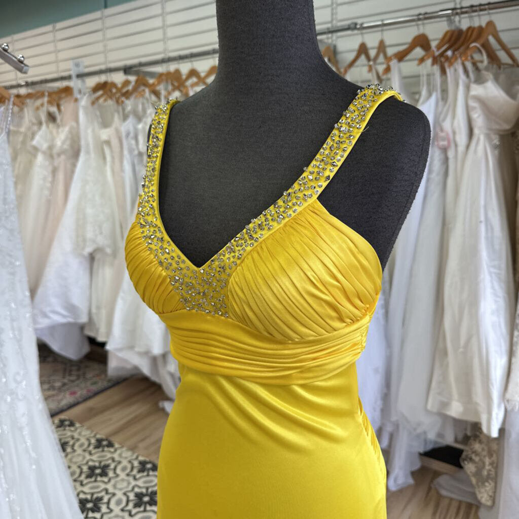 Morgan and Co Yellow/ Silver Sequin Detail Long Formal 1/2