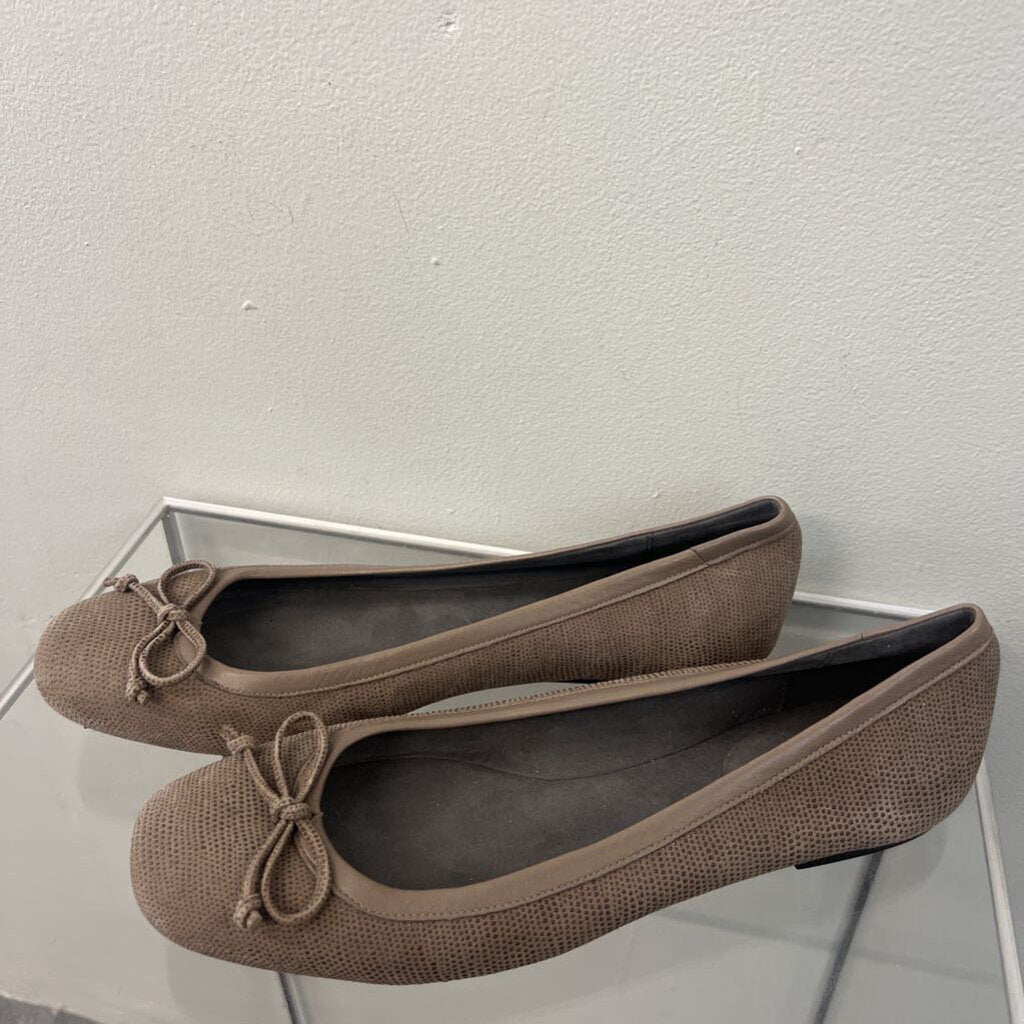 Stuart Weitzman Beige Textured Ballet Flats 8.5