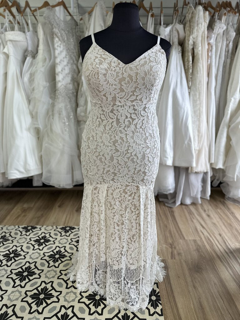 Lulus Champagne/ Ivory Lace Bridal Gown 1X