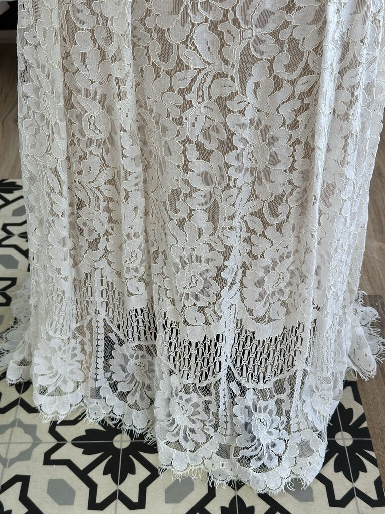 Lulus Champagne/ Ivory Lace Bridal Gown 16