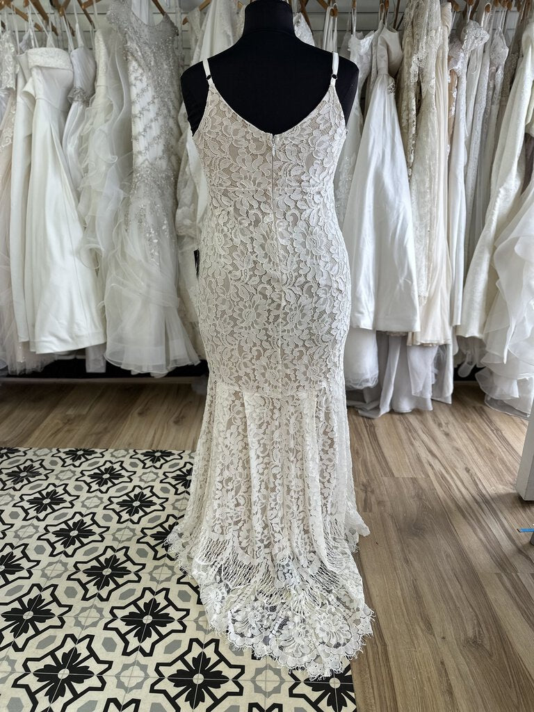 Lulus Champagne/ Ivory Lace Bridal Gown 1X