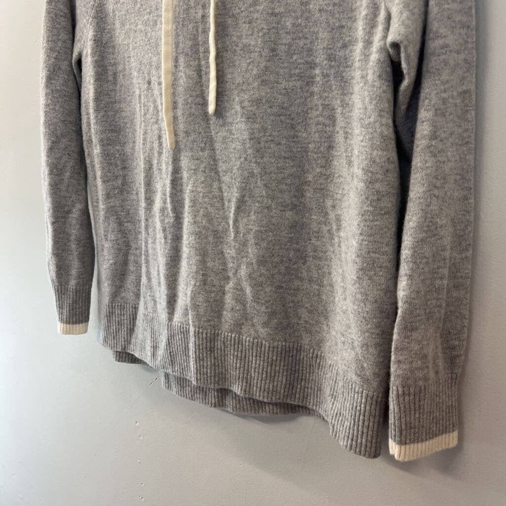 Summer Salt Grey/ Cream Soft Hooded Pullover Small