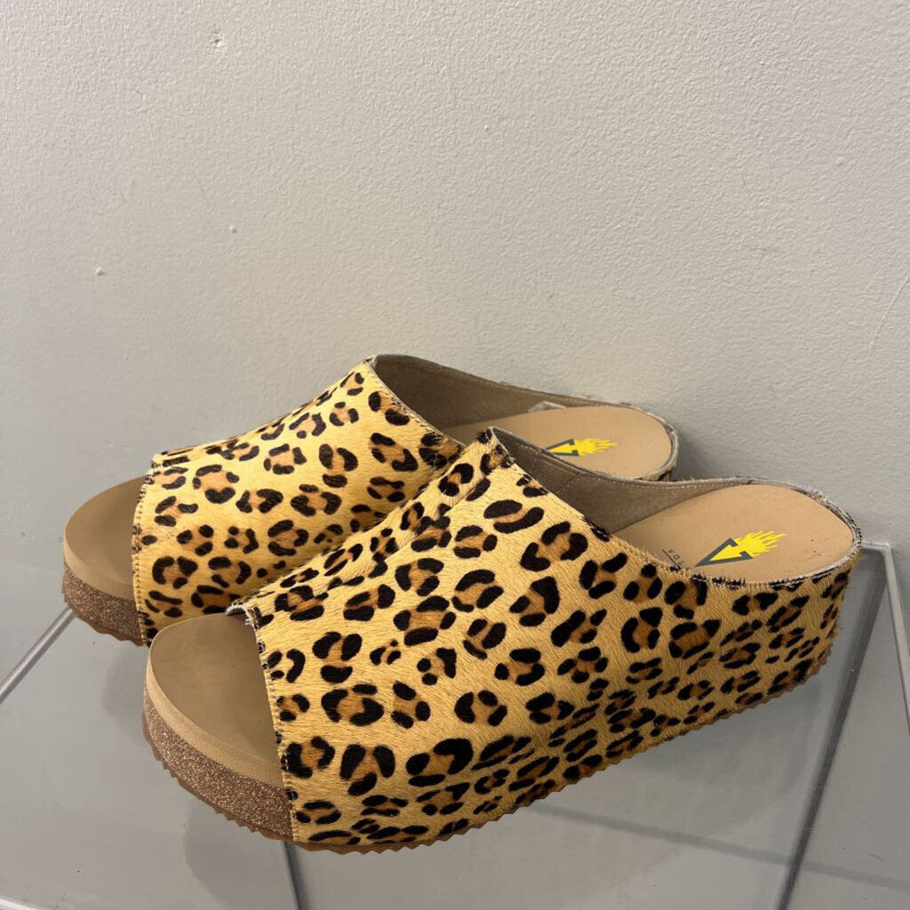 Volatile Camp Leopard Platform Slip On Open Toe Shoes 9