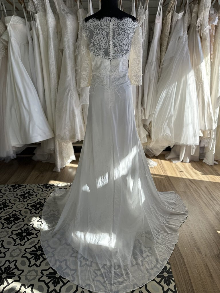 JJ's House Lace Top Sleeve Bridal Gown 12