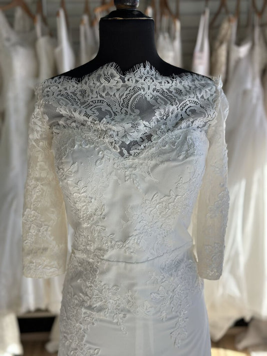 JJ's House Lace Top Sleeve Bridal Gown Large