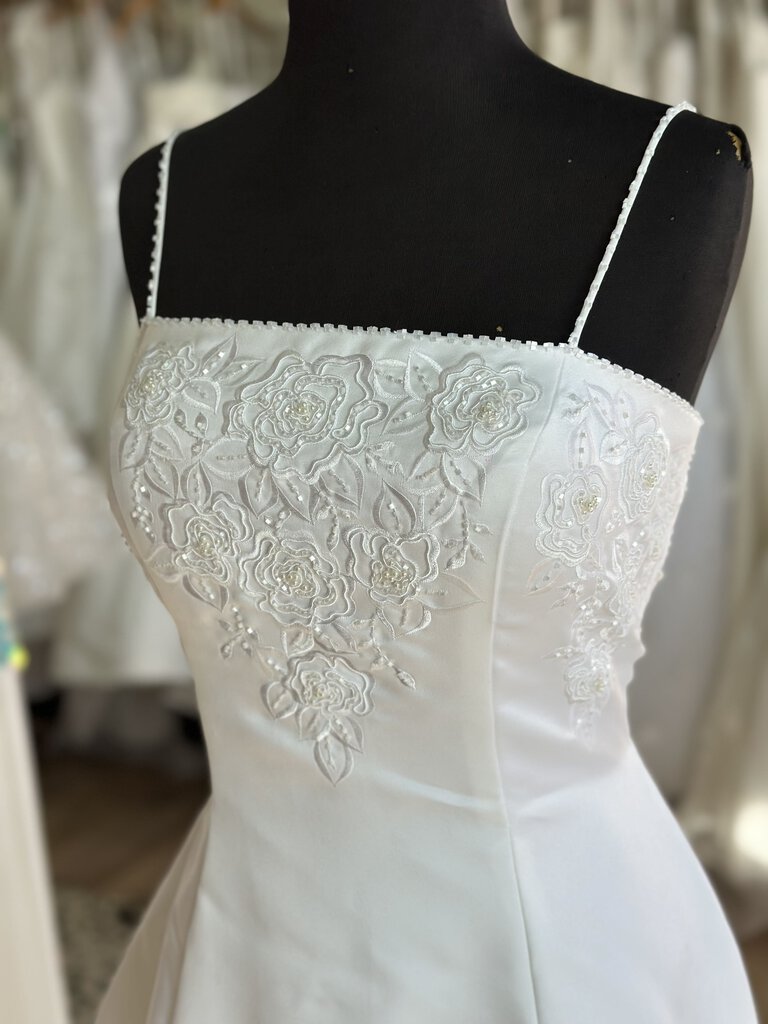 White Satin Embroidered Lace Detail Bridal Gown 10