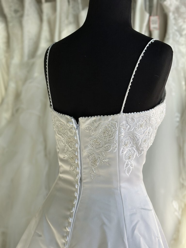 White Satin Embroidered Lace Detail Bridal Gown 10