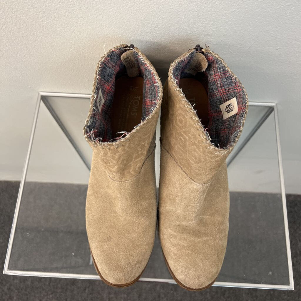 Toms Beige Suede Star Detail Ankle Booties 8