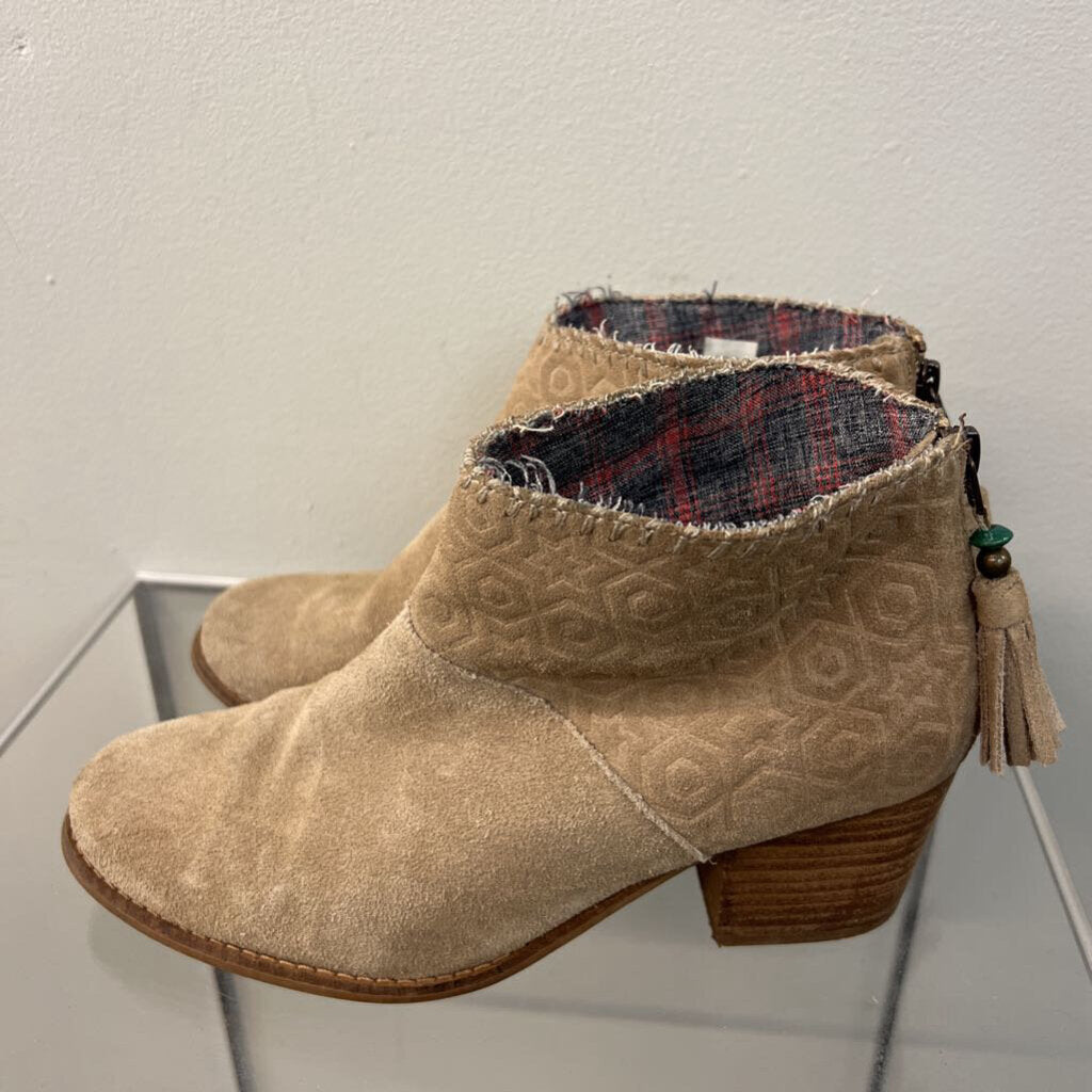 Toms Beige Suede Star Detail Ankle Booties 8
