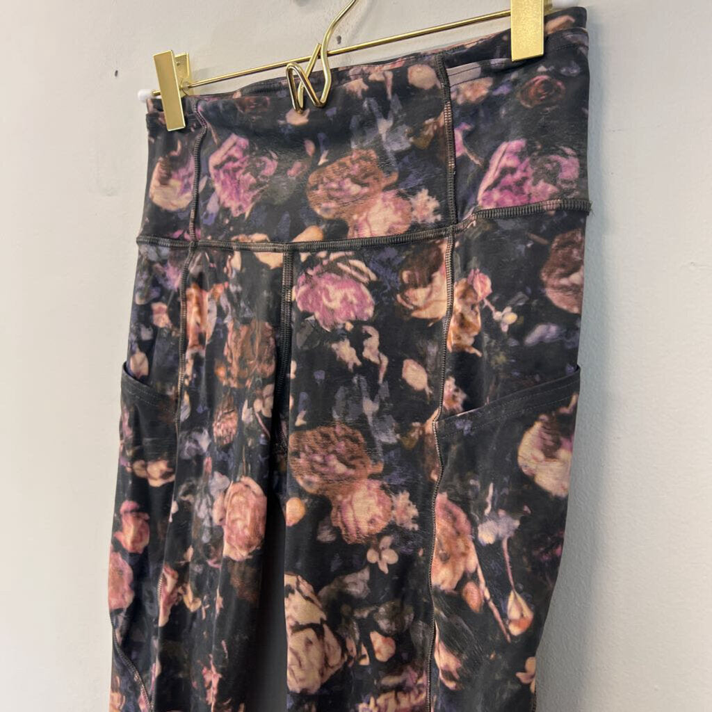 Lululemon Black/ Pink Rose Print Cropped Leggings 4