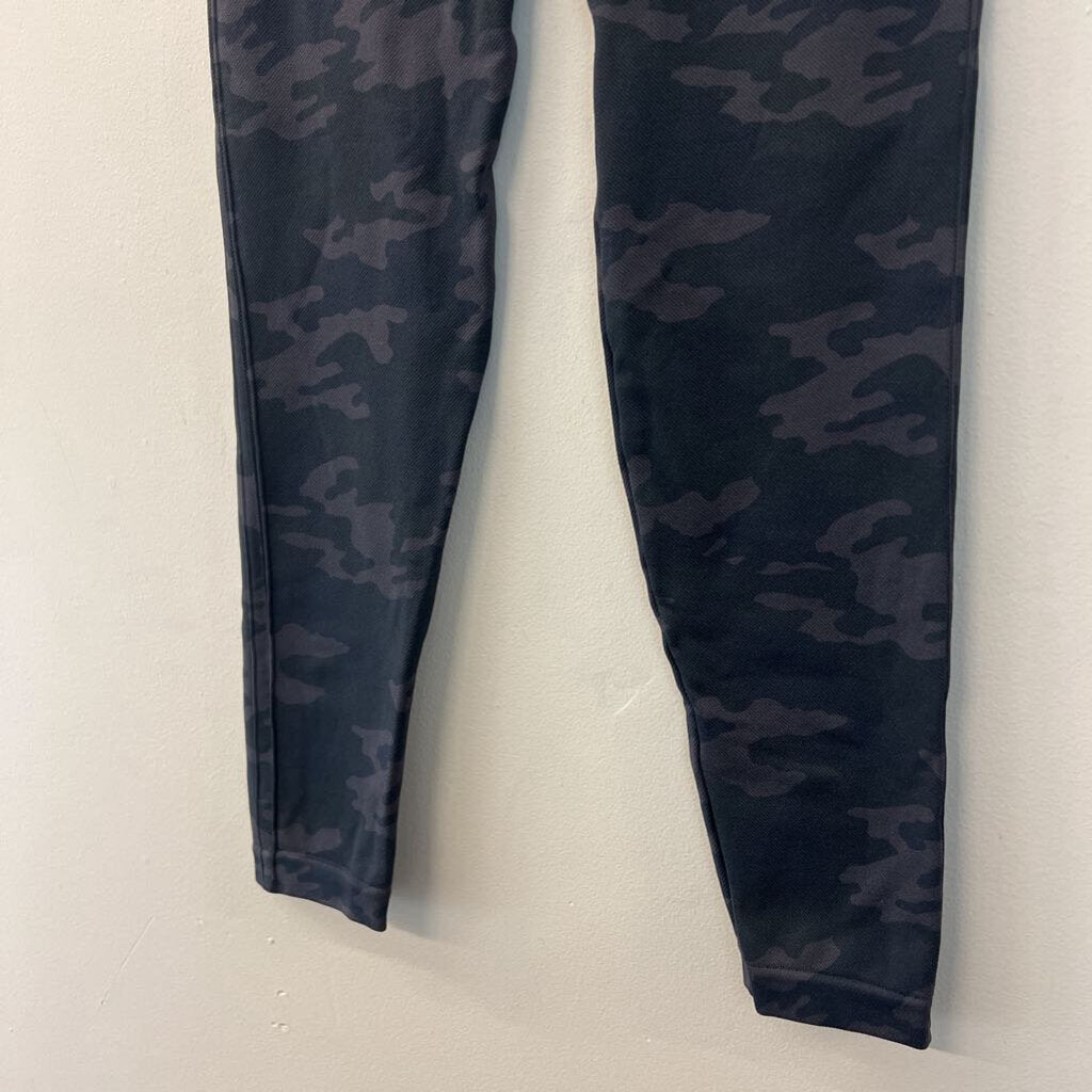 Spanx Black Camo Print Leggings Medium