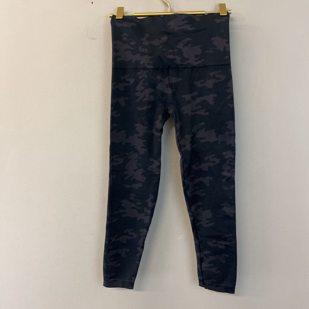 Spanx Black Camo Print Leggings Medium