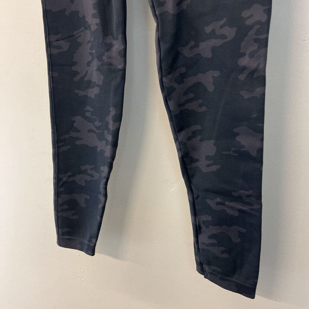 Spanx Black Camo Print Leggings Medium