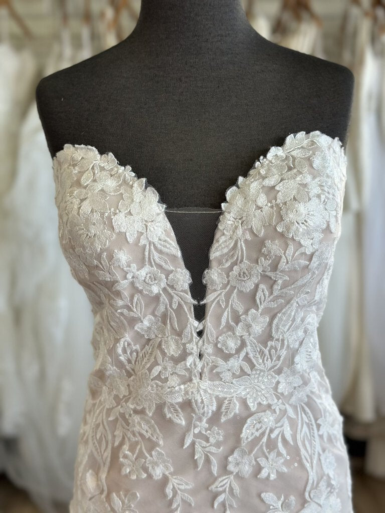Oleg Cassini Strapless Lace Applique Wedding Dress 16W