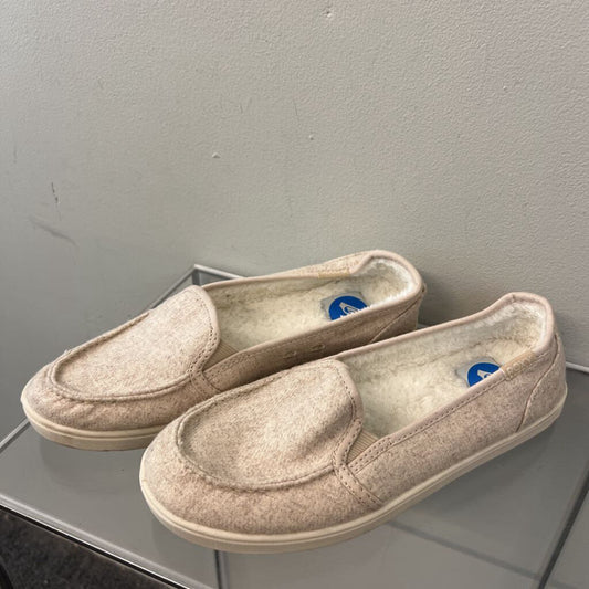 Roxy Cream Soft Lined Slip On Shoes 9