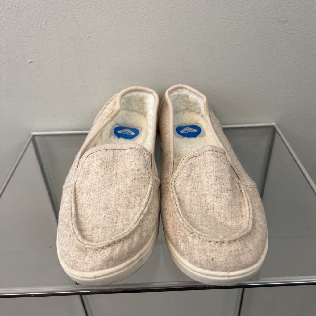 Roxy Cream Soft Lined Slip On Shoes 9