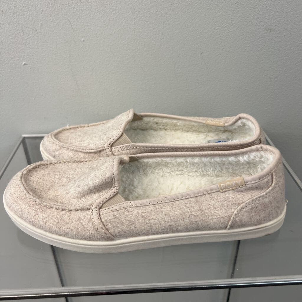 Roxy Cream Soft Lined Slip On Shoes 9