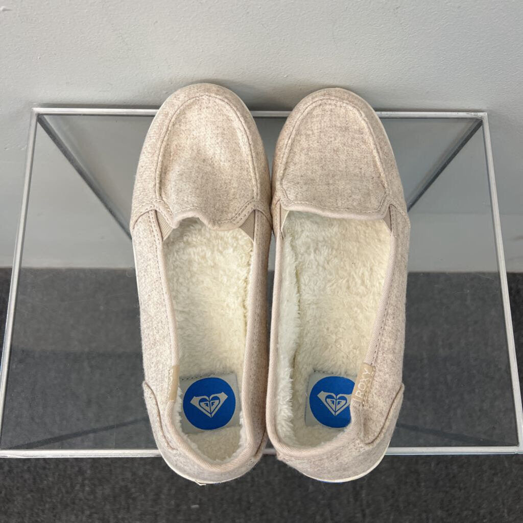 Roxy Cream Soft Lined Slip On Shoes 9