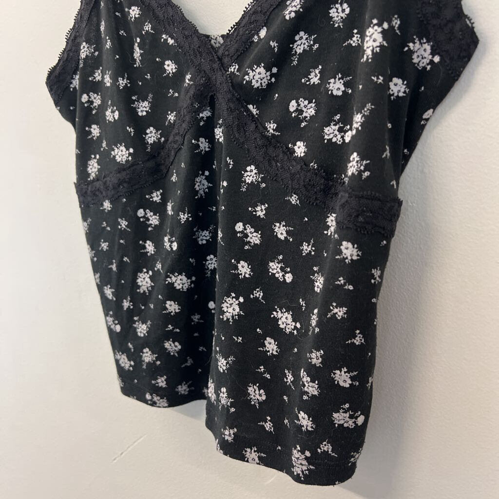 Self Esteem Black/ White Flower Print Cropped Tank Medium