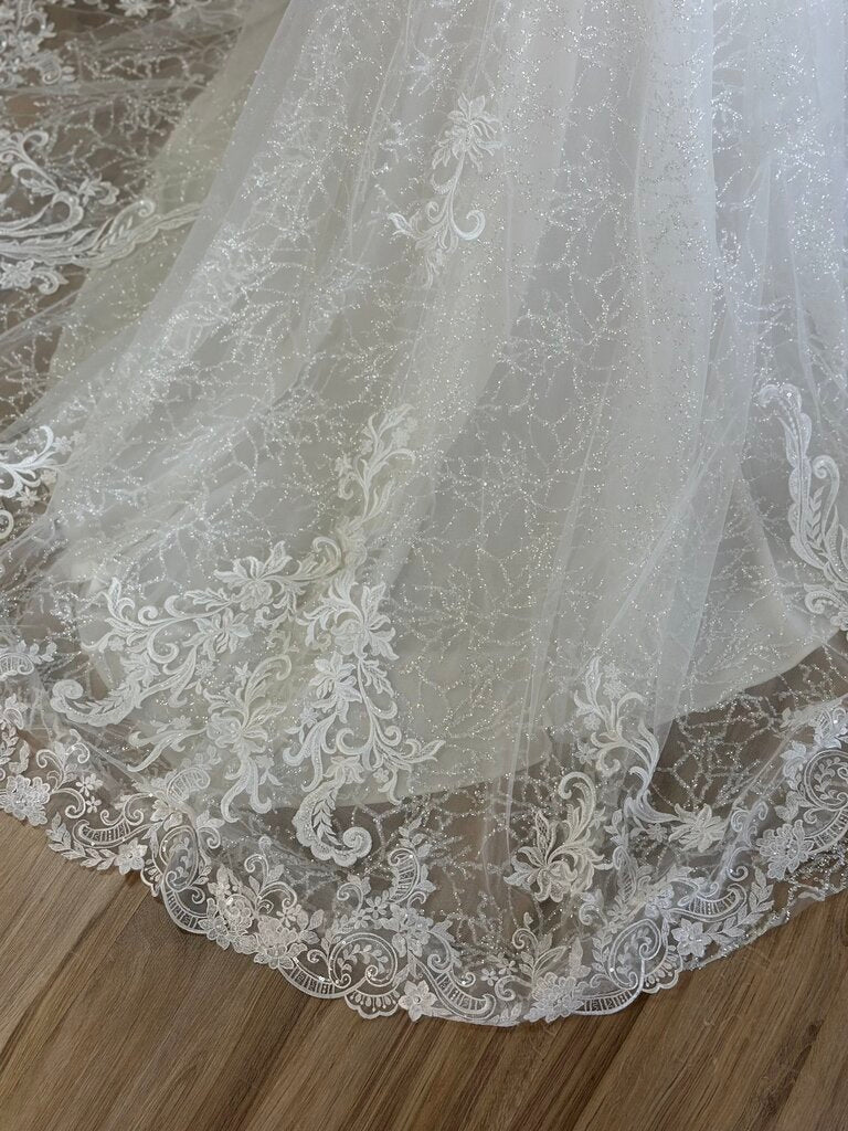 Justin Alexander Sequined Lace Fitted Bridal Gown 12