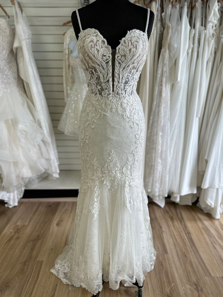 Justin Alexander Sequined Lace Fitted Bridal Gown 12