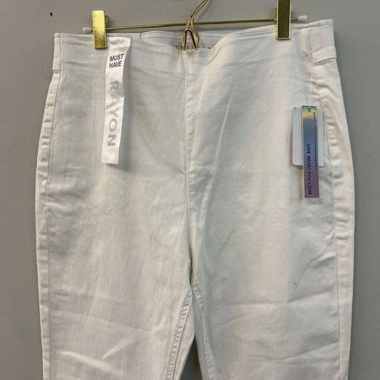 Tinseltown White High Rise Flare Pull On Jeans 11