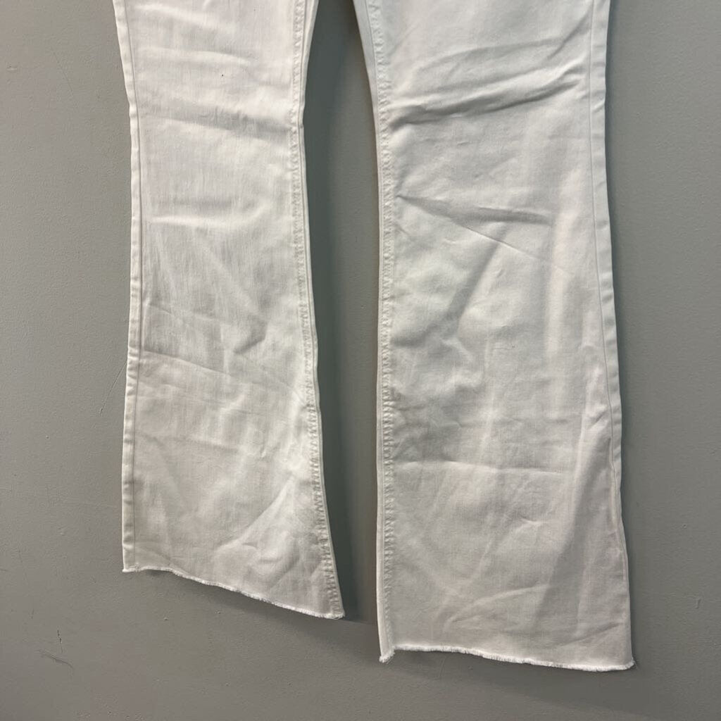 Tinseltown White High Rise Flare Pull On Jeans 11