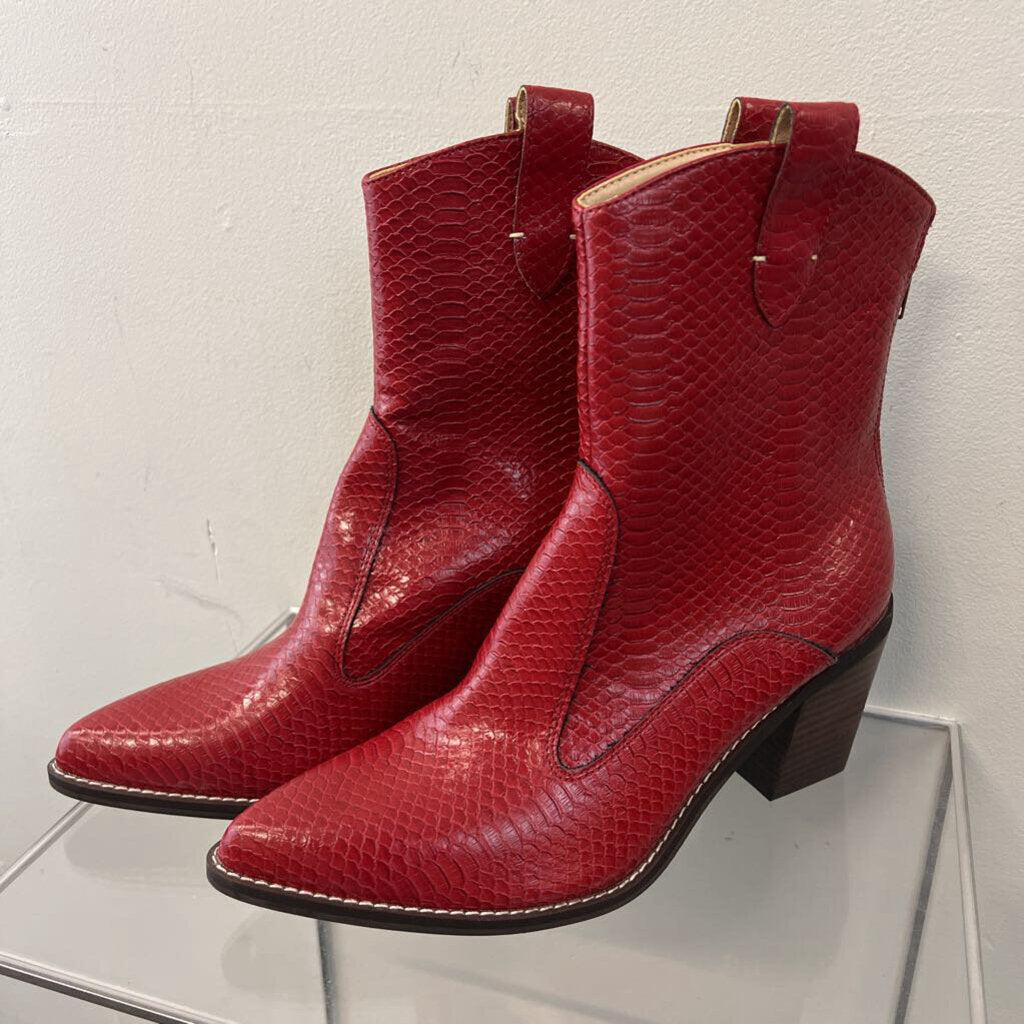 Oasis Society The Tara Red Snakeskin Short Western Boots 9