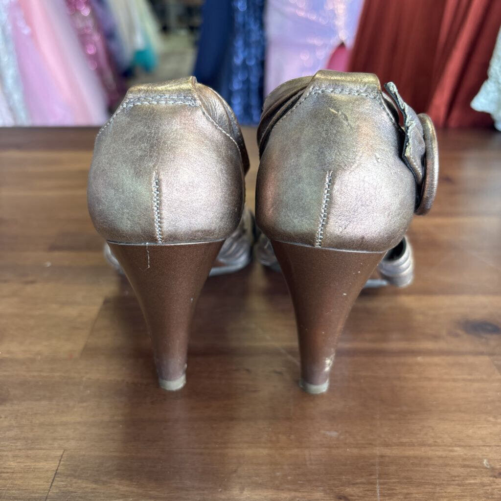 Unlisted Bronze Strappy Open Toe Heels 6