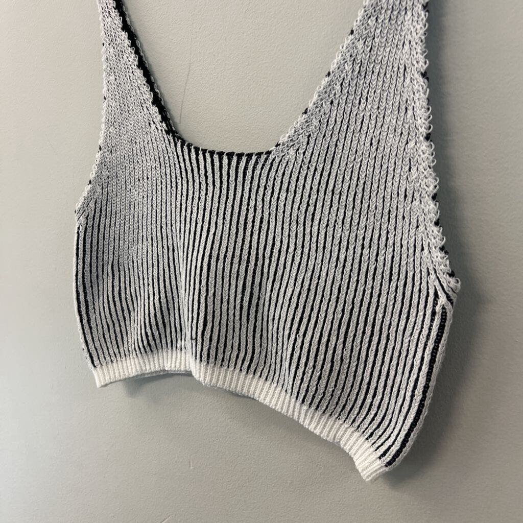 Black/ White Knit Cropped Tank Top Medium