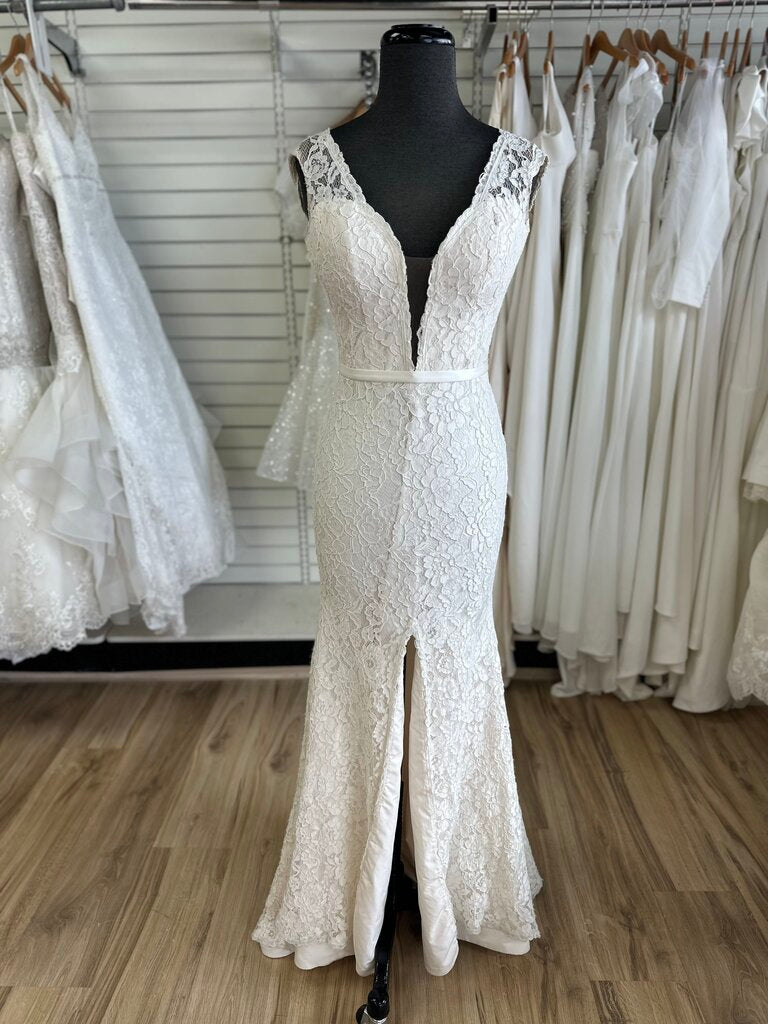 Mikaella Ivory Lace Fitted Bridal Gown 10