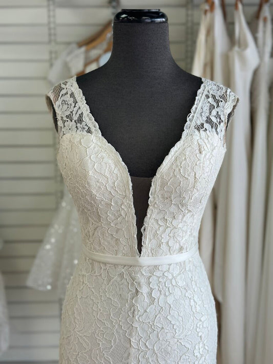 Mikaella Ivory Lace Fitted Bridal Gown 10