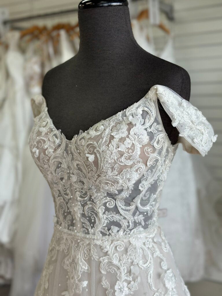 Mori Lee Ivory/ Light Gold Lace A Line Bridal Gown 10