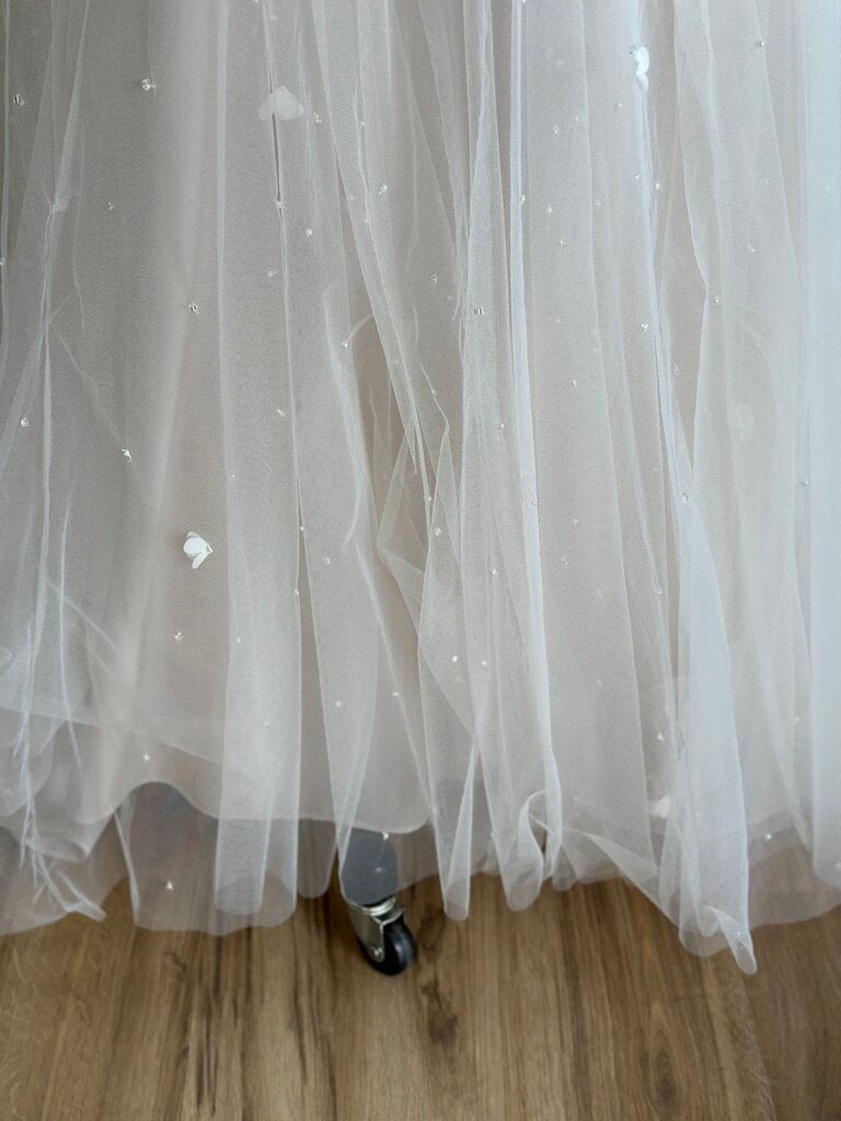 Mori Lee Ivory/ Light Gold Lace A Line Bridal Gown 10