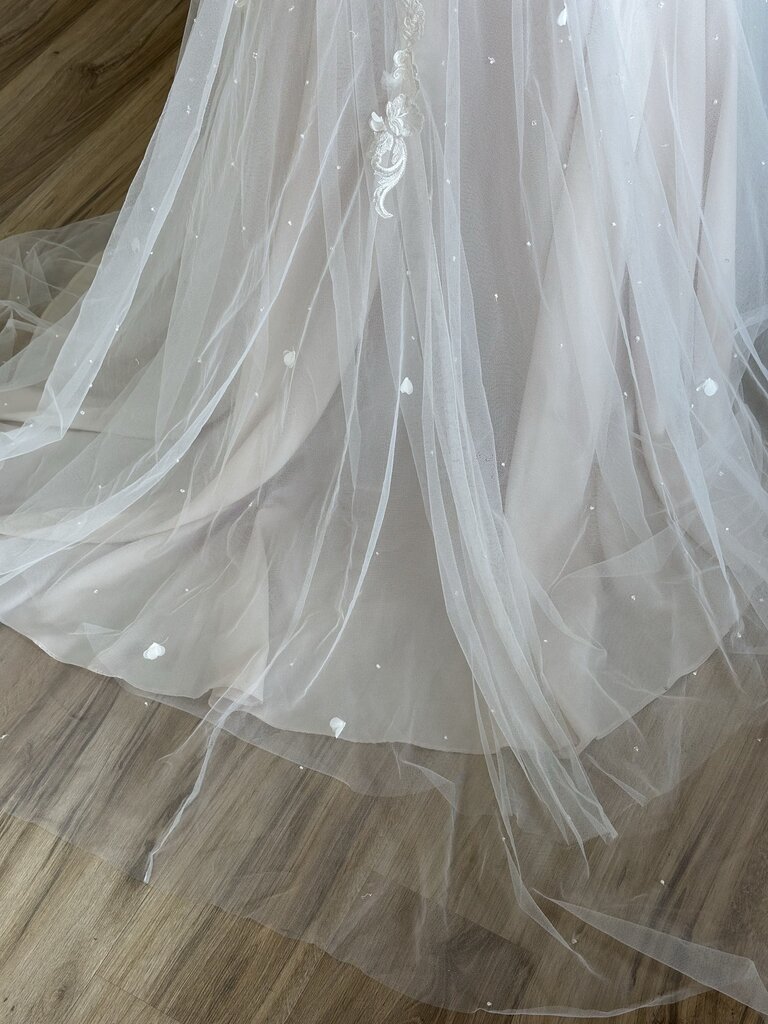 Mori Lee Ivory/ Light Gold Lace A Line Bridal Gown 10
