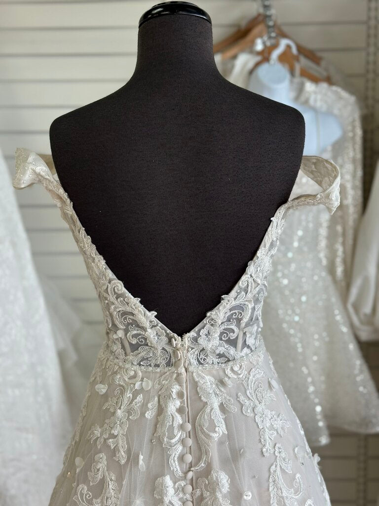 Mori Lee Ivory/ Light Gold Lace A Line Bridal Gown 10