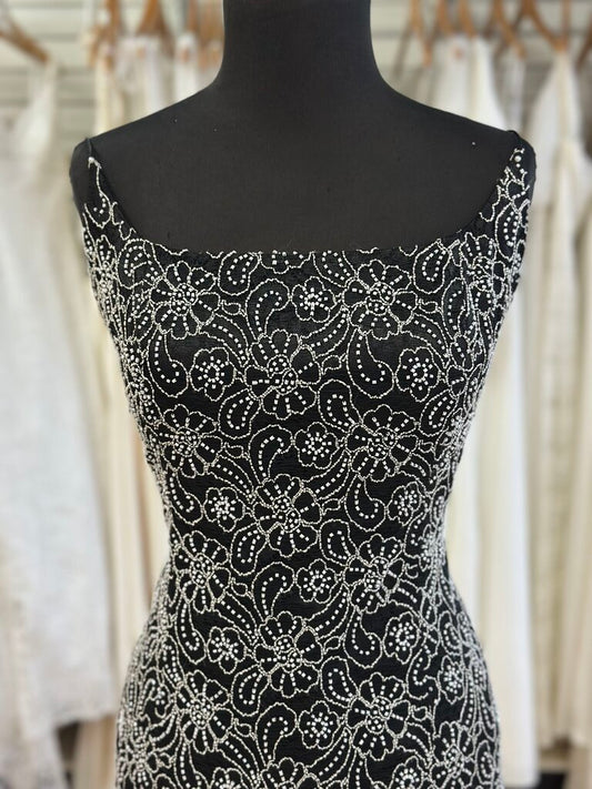 Carmen Marc Valvo Black/ White Beaded Flower Short Formal Dress 8