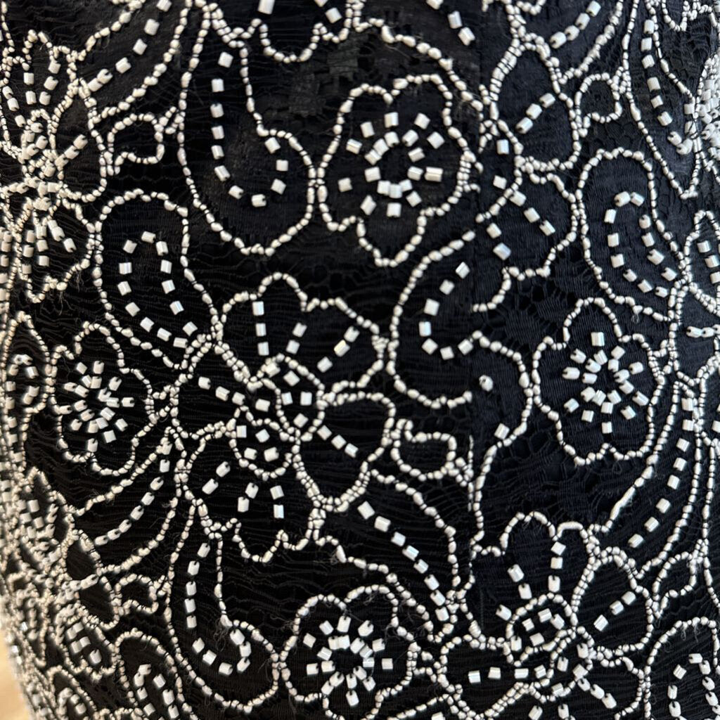 Carmen Marc Valvo Black/ White Beaded Flower Short Formal Dress 8