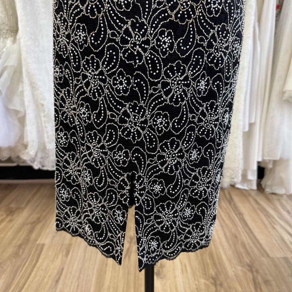 Carmen Marc Valvo Black/ White Beaded Flower Short Formal Dress 8