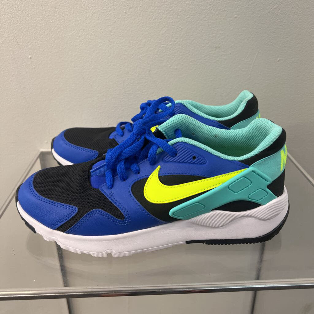 Nike LD Victory Racer Blue/ Multi Sneakers 5.5 Youth