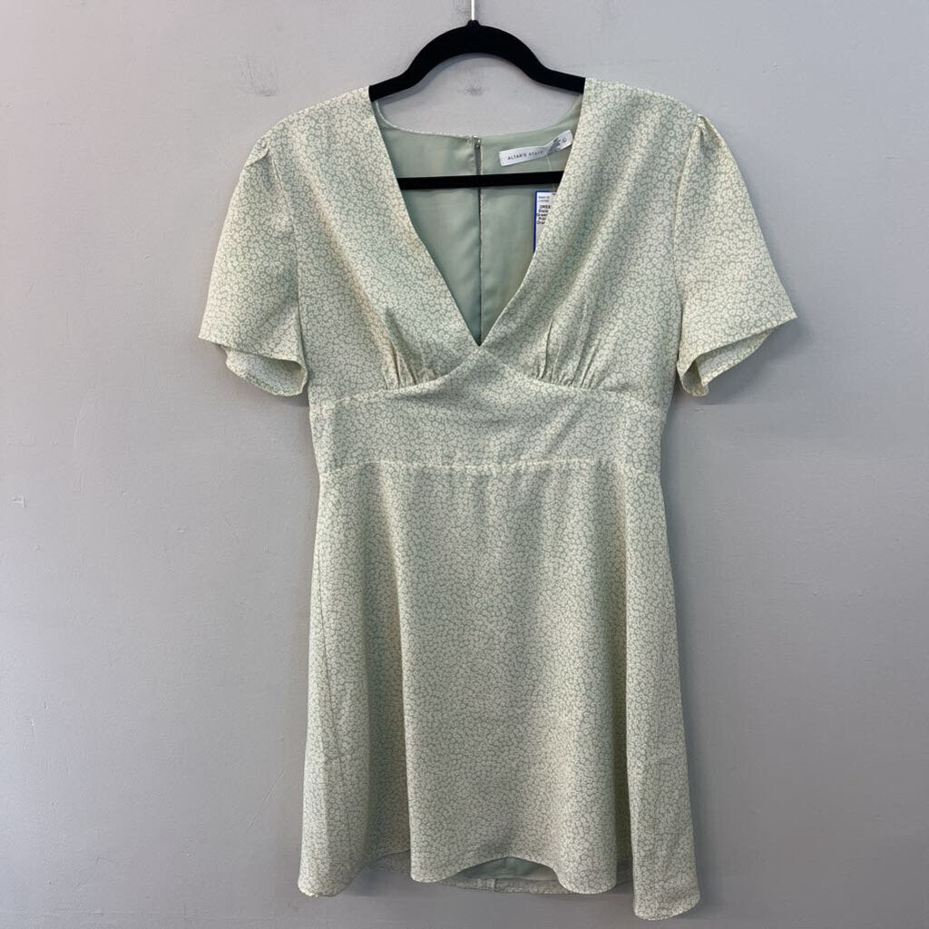 Altar'd State Green/ White Flower Print Short Sleeve Dress Large