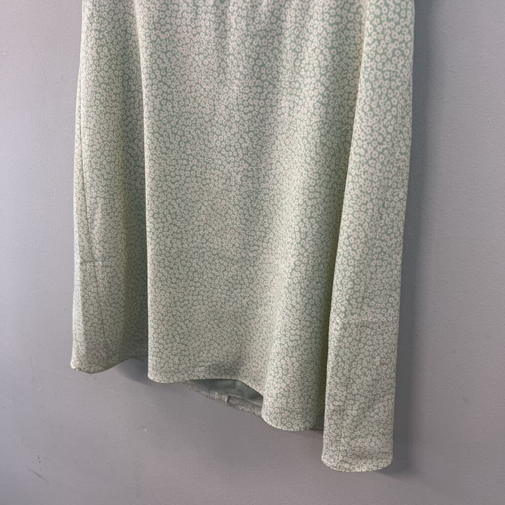 Altar'd State Green/ White Flower Print Short Sleeve Dress Large