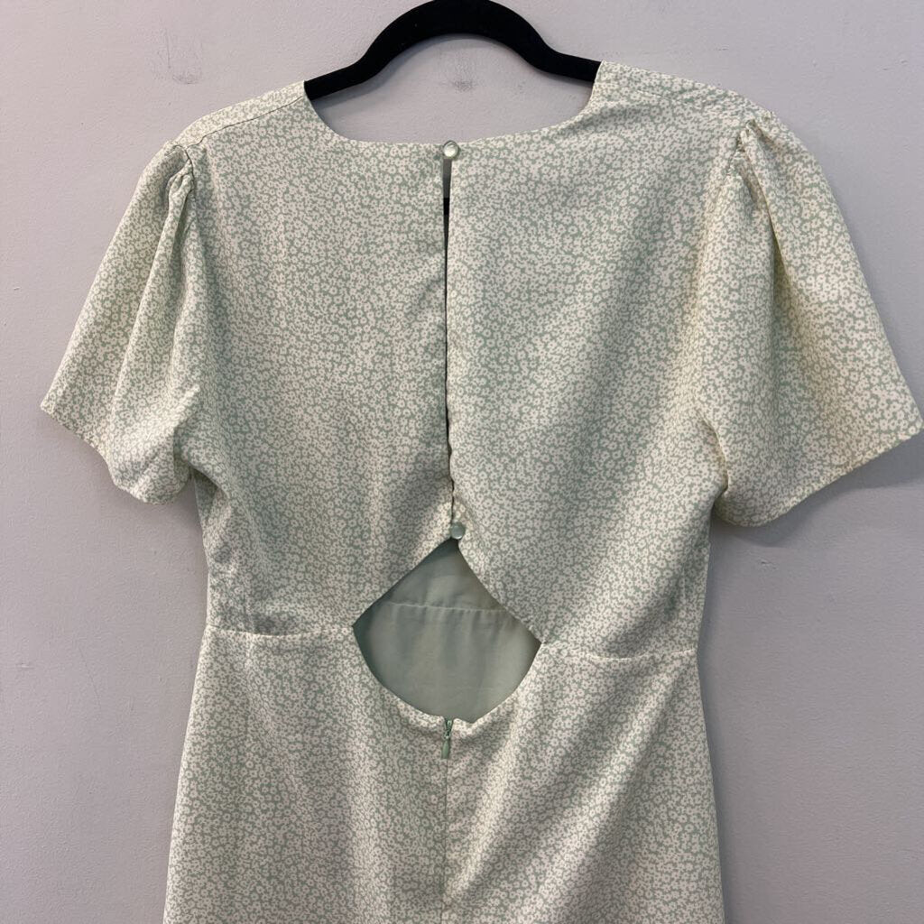Altar'd State Green/ White Flower Print Short Sleeve Dress Large